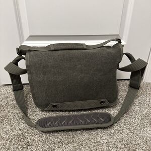 Think Tank Photo Retrospective 7M Shoulder Bag for DSLR/Mirrorless Cameras